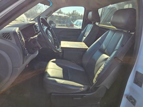 Used 2013 Chevrolet Silverado 1500 W/T image 4