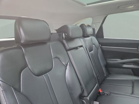 Used 2025 Kia Sorento S w/ Panoramic Sunroof Package FWD image 32