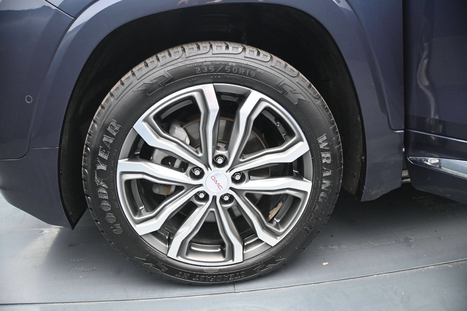 Used 2018 GMC Terrain Denali w/ Advanced Safety Package AWD/4WD image 28