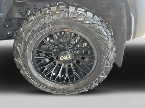 Used 2024 Ford F250 XLT w/ FX4 Off-Road Package AWD/4WD image 11
