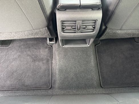 Used 2024 Nissan Rogue S image 24