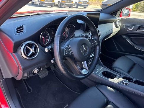 Used 2019 Mercedes-Benz GLA 250 GLA 250 image 17