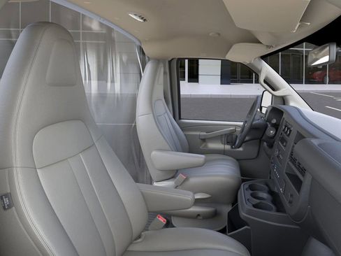 New 2025 GMC Savana 3500 w/ Power Convenience Package RWD image 17