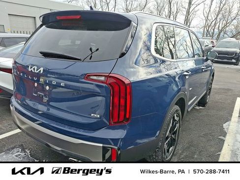 New 2025 Kia Telluride S image 4