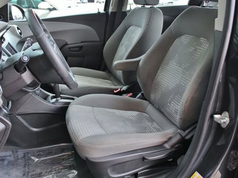 Used 2020 Chevrolet Sonic LT image 14