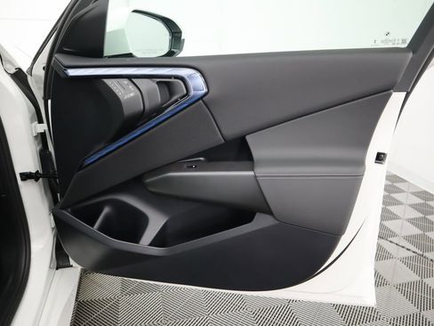 Certified 2025 BMW X3 xDrive30i w/ Premium Package image 27