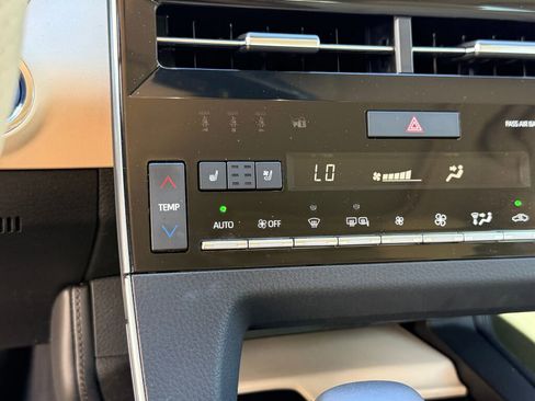 Used 2019 Toyota Avalon Limited w/ Advanced Safety Package image 8