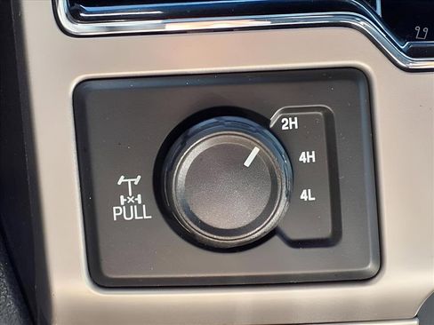 Used 2022 Ford F350 Lariat w/ Chrome Package image 13