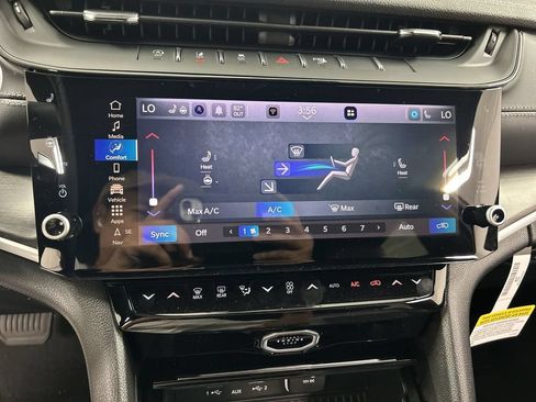 New 2026 Jeep Grand Cherokee Altitude AWD/4WD image 17