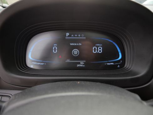 Used 2025 Hyundai Venue SEL FWD image 21