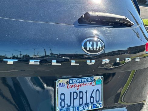 Used 2020 Kia Telluride S FWD image 26