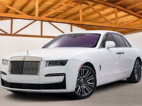 Used 2024 Rolls-Royce Ghost image 1