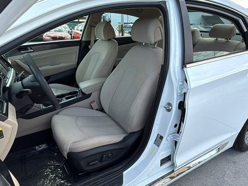 Used 2017 Hyundai Sonata Sport image 14