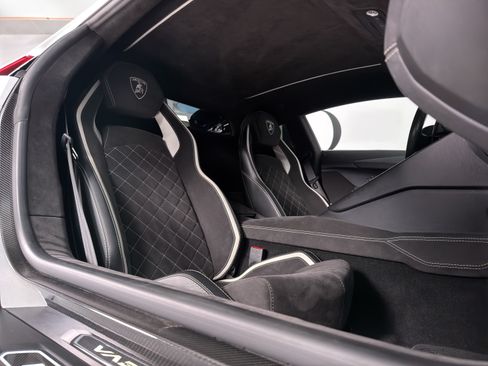 Used 2018 Lamborghini Aventador S AWD/4WD image 17