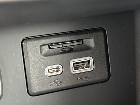 Used 2023 GMC Acadia Denali w/ Denali Ultimate Package image 21