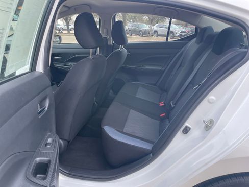 Used 2025 Nissan Versa SV image 29