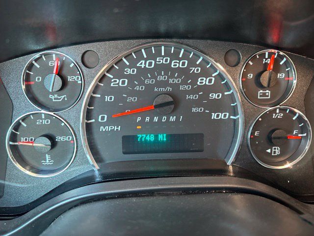 Used 2025 Chevrolet Express 2500 w/ Driver Convenience Package RWD image 14
