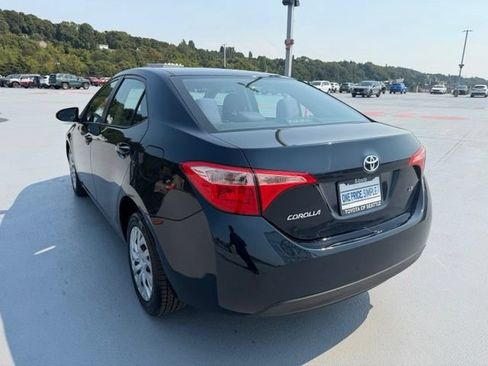 Used 2017 Toyota Corolla LE w/ Carpet Mat Package (TMS) FWD image 5