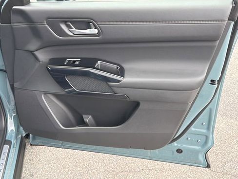 New 2026 Nissan Pathfinder Platinum FWD image 14