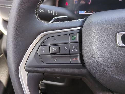 Used 2023 Jeep Grand Cherokee L Laredo AWD/4WD image 23