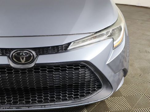 Used 2022 Toyota Corolla LE FWD image 11