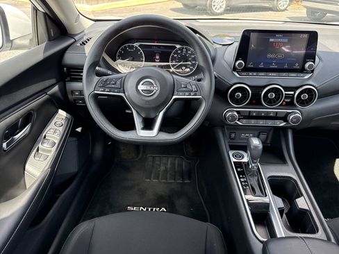 Used 2024 Nissan Sentra SV image 12