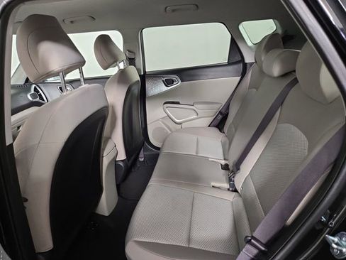 Certified 2025 Kia Soul LX w/ LX Technology Package FWD image 14