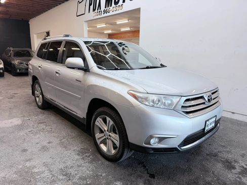 Used 2013 Toyota Highlander Limited w/ Protection Pkg AWD/4WD image 2