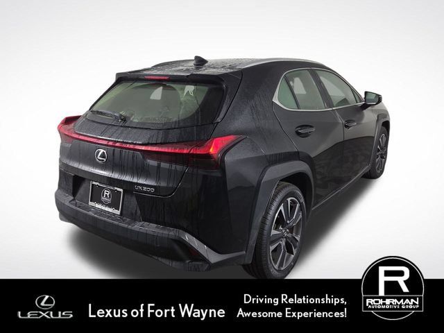 Used 2022 Lexus UX 200 w/ Accessory Package (Z2) FWD image 6