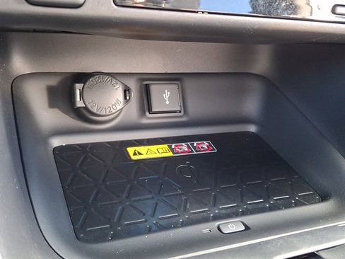 Used 2022 Toyota RAV4 XSE w/ Premium Package image 25