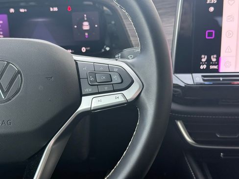 Used 2025 Volkswagen Atlas SEL image 10