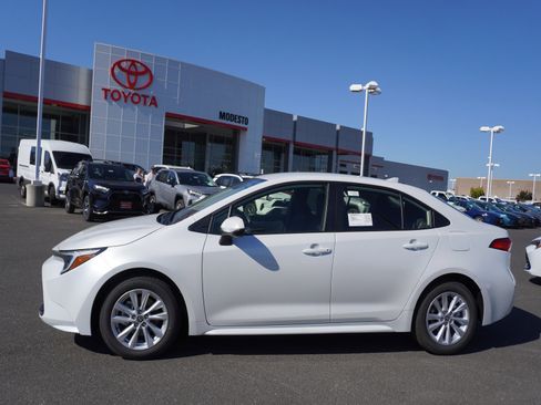 New 2026 Toyota Corolla LE image 6