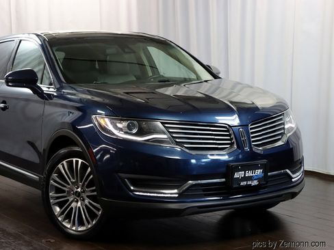 Used 2017 Lincoln MKX Reserve w/ Lincoln MKX Climate Package image 2