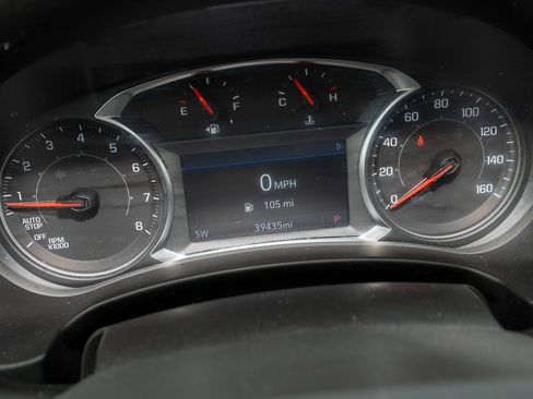 Used 2023 GMC Terrain SLT image 17