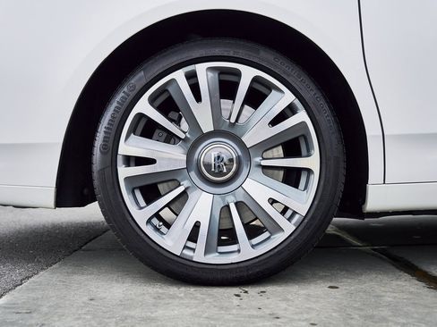 Used 2019 Rolls-Royce Ghost image 26