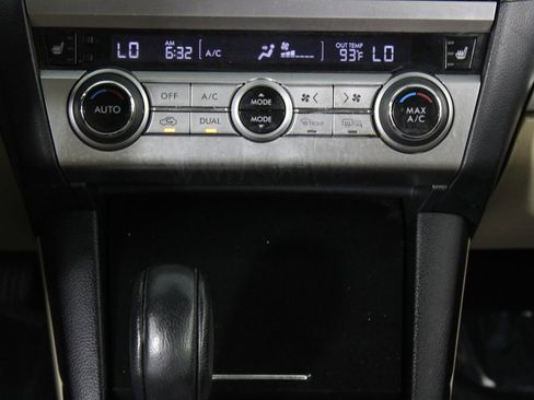 Used 2017 Subaru Outback 2.5i Premium image 22