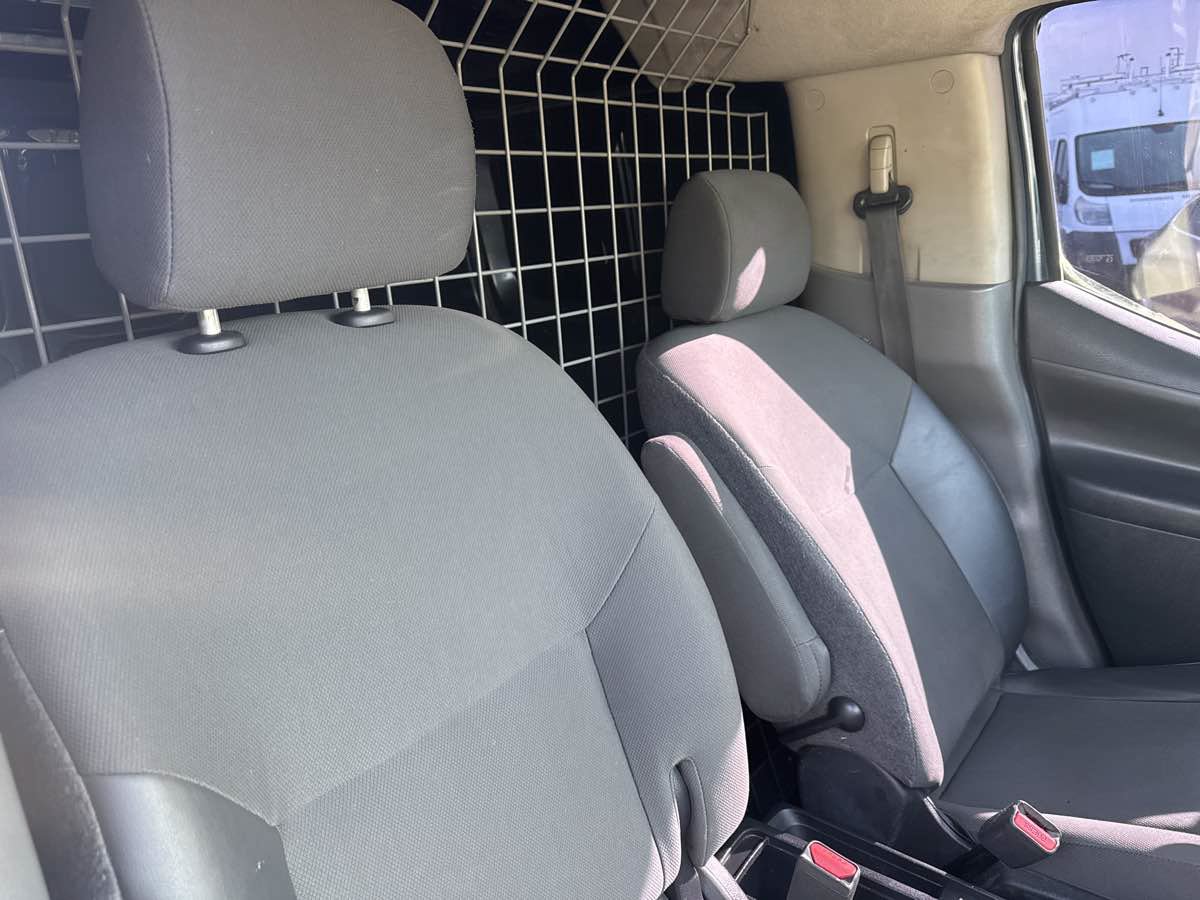 Used 2018 Nissan NV200 SV FWD image 11