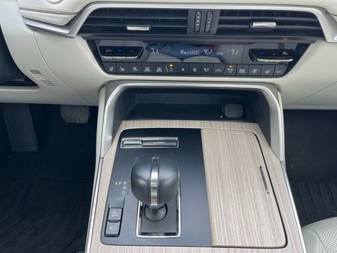 Used 2024 MAZDA CX-90 3.3 Turbo w/ Premium Plus Pkg image 22