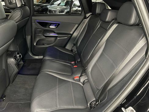 Used 2025 Mercedes-Benz GLC 300 4MATIC image 20
