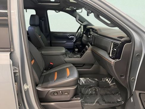 Certified 2025 GMC Sierra 1500 AT4 w/ AT4 Premium Package AWD/4WD image 11