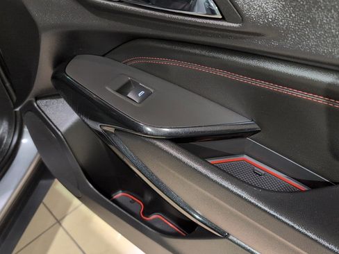 Used 2025 Chevrolet Trax RS w/ Driver Confidence Package image 42