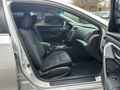 Used 2016 Nissan Altima 2.5 S w/ Power Driver Seat Package image 9
