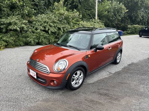 Used 2013 MINI Cooper Clubman FWD image 4