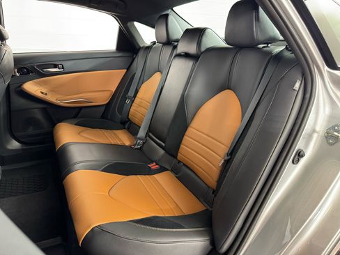 Used 2021 Toyota Avalon XSE image 31