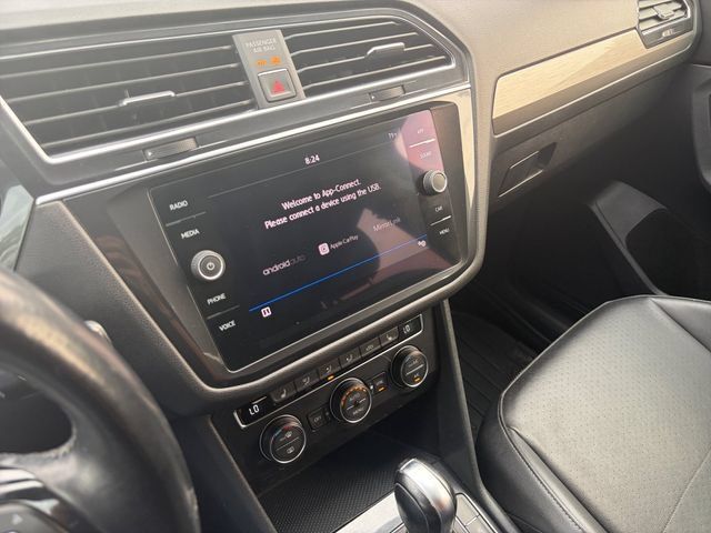 Used 2018 Volkswagen Tiguan SE FWD image 12