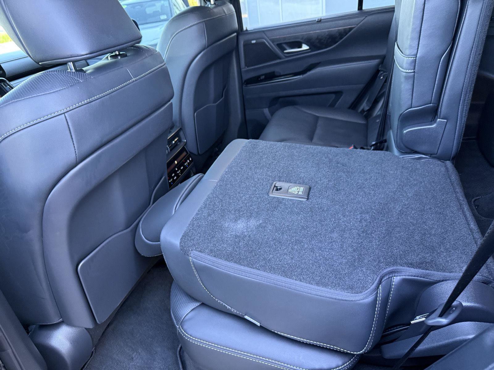 Used 2026 Lexus LX 700h Luxury w/ Appearance Package AWD/4WD image 17
