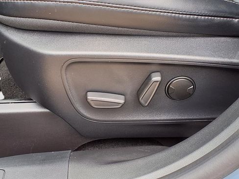 Used 2025 Ford Escape Platinum image 21