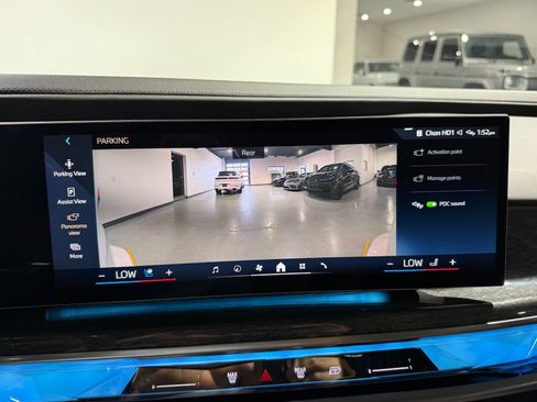 Used 2023 BMW 760i xDrive w/ Executive Package AWD/4WD image 40