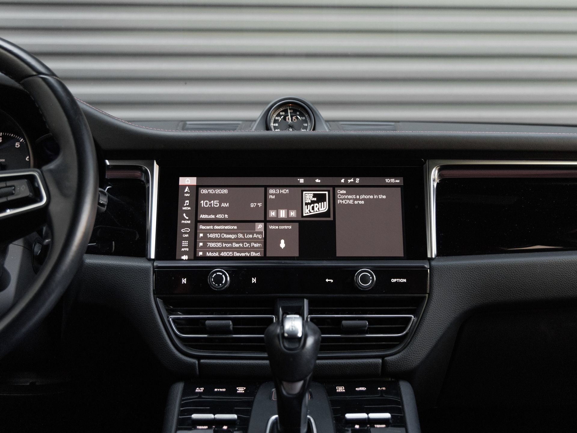 Certified 2023 Porsche Macan AWD/4WD image 21