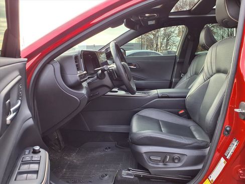 Used 2023 Toyota Crown Platinum image 26